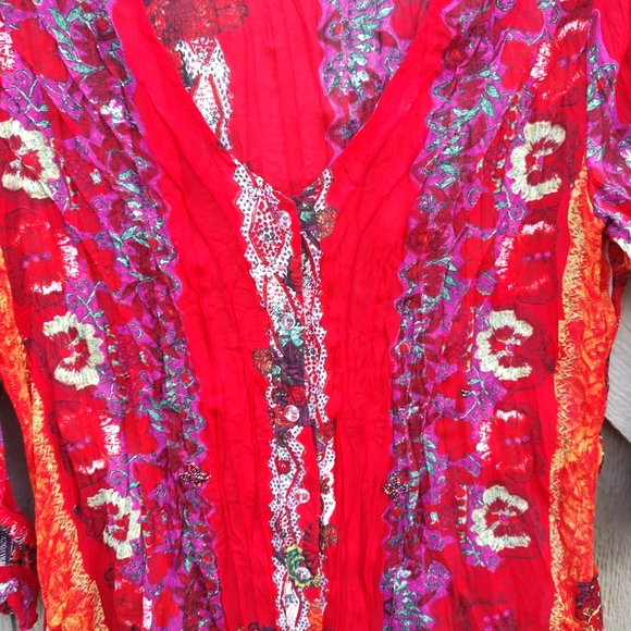 Le Caviar red, multi colored beaded v neckline top - Picture 3 of 8